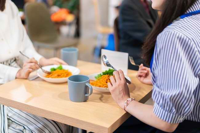 9 Tips Pola Makan Sehat untuk Pekerja Kantoran
